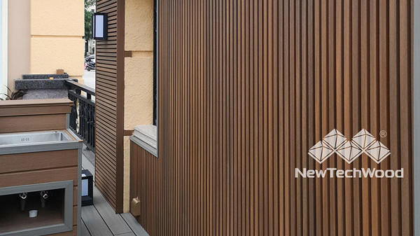 Bois ajoure en composite mur Design exterieur Newtechwood