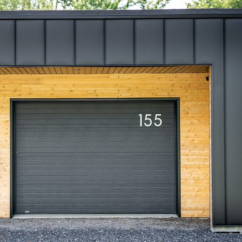 Mon Adresse civique La Contemporaine Inox numéro civique aimante porte de garage