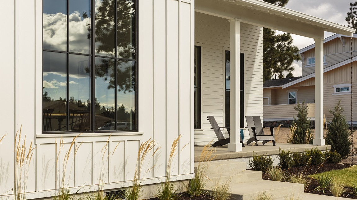 Farmhouse accent de bois Revêtement vertical blanc Designer extérieur